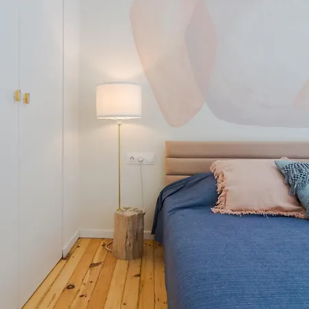 Little Perfection - Super King Size Bed - Wifi 200 Mbp Sofya